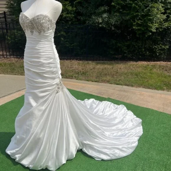 NWT Maggie Sottero Bridal Gown Strapless Diamond White Satin Size 8 - Picture 5 of 15